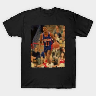 Isiah Thomas - Vintage Design Of Basketball T-Shirt